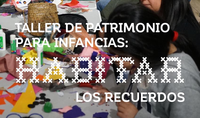 Grupo de personas, niñas, niños y sus padres recortando papeles en una sala amplia. La imagen lleva el texto ''Taller: Habitar los Recuerdos''