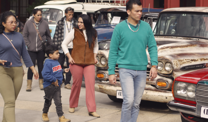 Muestra autos clásicos para toda la familia