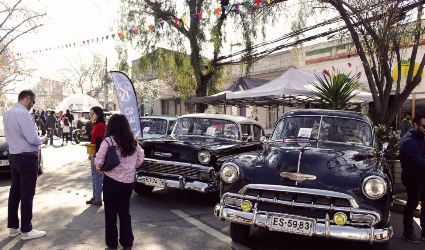 Muestra autos clásicos para toda la familia